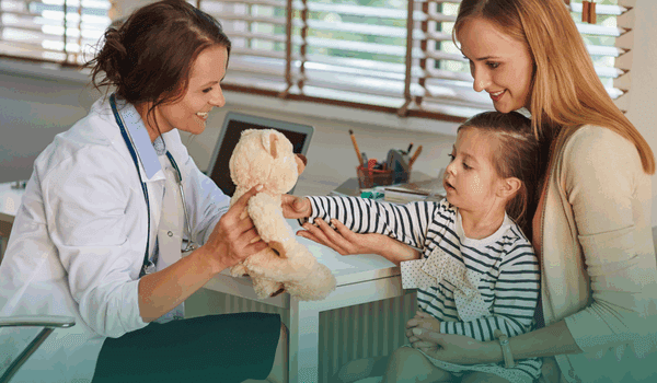 Da adolescência à menopausa: como o médico de família cuida da saúde da mulher